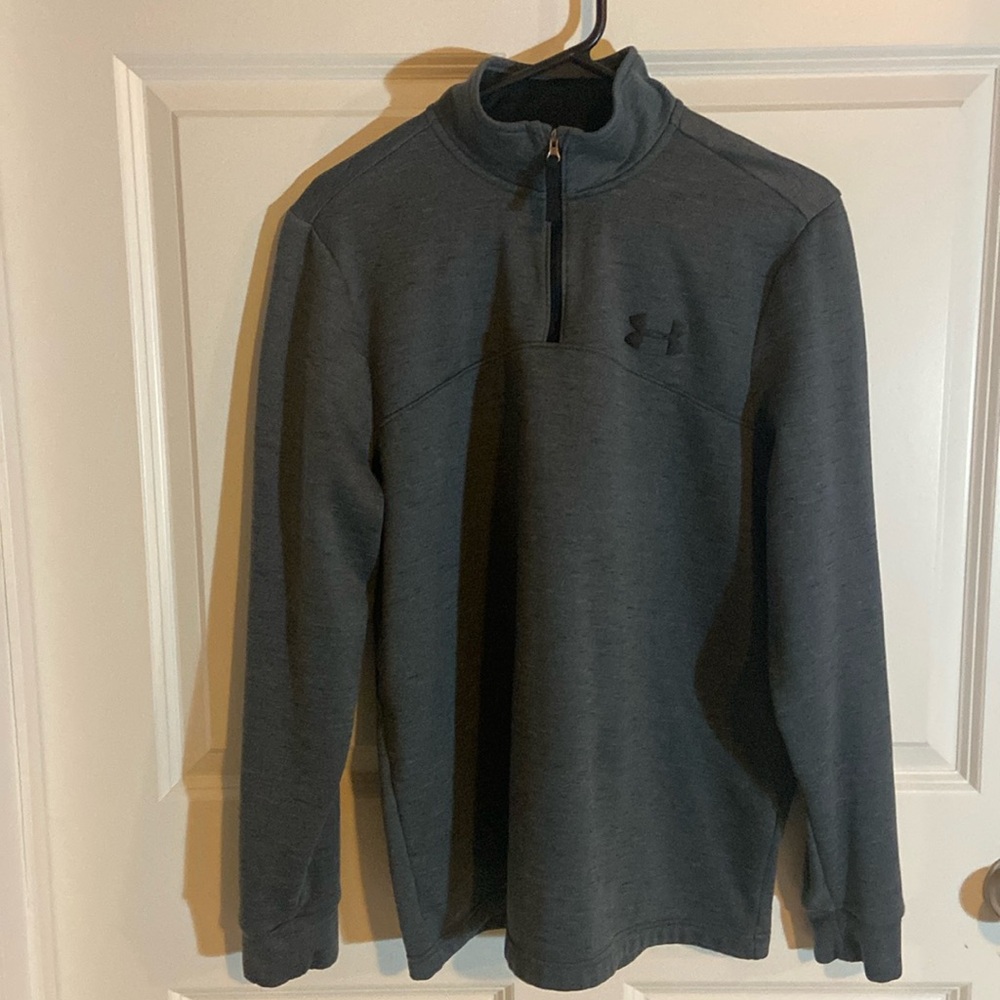 Under Armour Men’s medium pullover dark grey and black